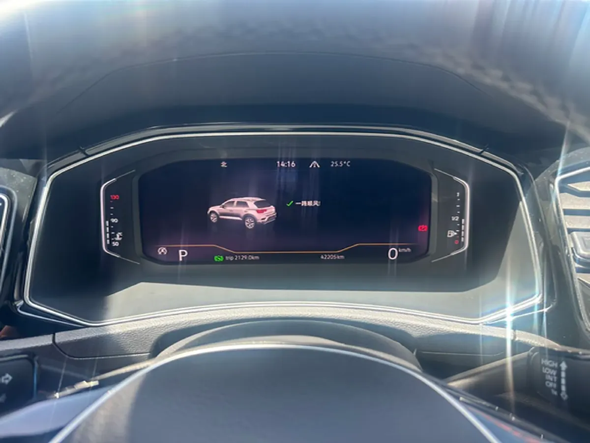 2022 Volkswagen T-Roc 1.4T 150HP L4 7DCT,autocango,china used car exporter,china ev exporter,chinese used car exporter,chinese used ev exporter