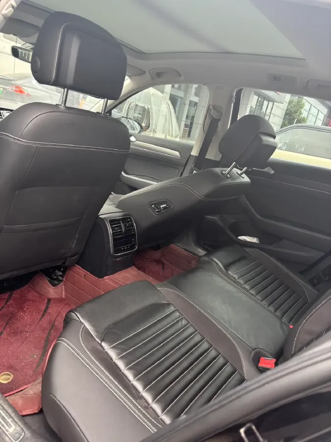 2020 Volkswagen Magotan 2.0T 186HP L4 7DCT,autocango,china used car exporter,china ev exporter,chinese used car exporter,chinese used ev exporter