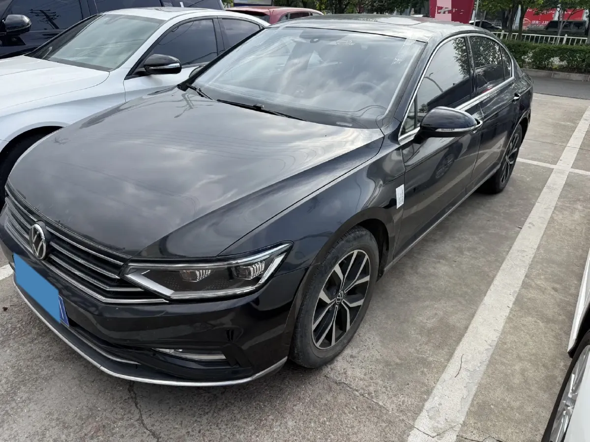2020 Volkswagen Magotan 2.0T 186HP L4 7DCT,autocango,china used car exporter,china ev exporter,chinese used car exporter,chinese used ev exporter