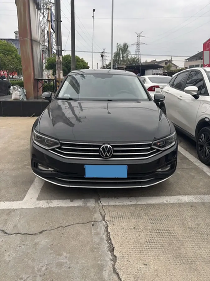 2020 Volkswagen Magotan 2.0T 186HP L4 7DCT,autocango,china used car exporter,china ev exporter,chinese used car exporter,chinese used ev exporter