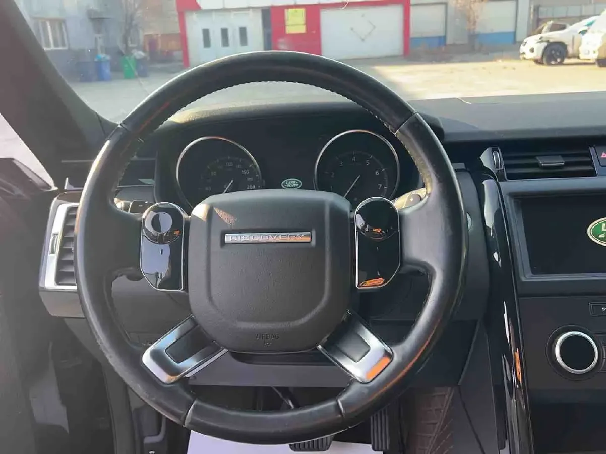 2019 Land Rover Discovery 2.0T 300HP L4 8AT,autocango,china used car exporter,china ev exporter,chinese used car exporter,chinese used ev exporter