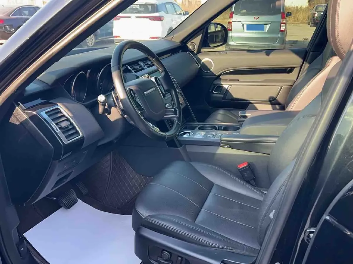 2019 Land Rover Discovery 2.0T 300HP L4 8AT,autocango,china used car exporter,china ev exporter,chinese used car exporter,chinese used ev exporter