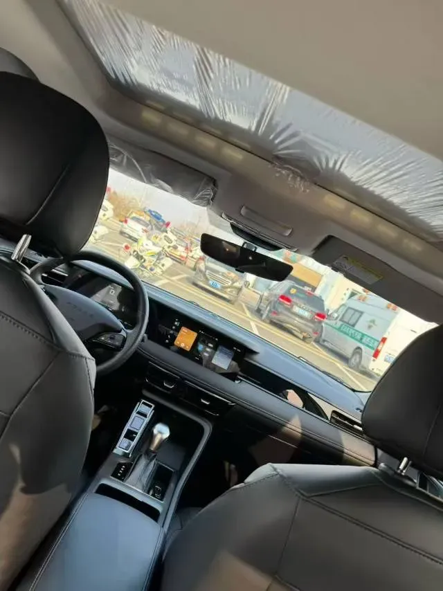 2026 Roewe i5 1.5L 129HP L4 CVT,autocango,china used car exporter,china ev exporter,chinese used car exporter,chinese used ev exporter