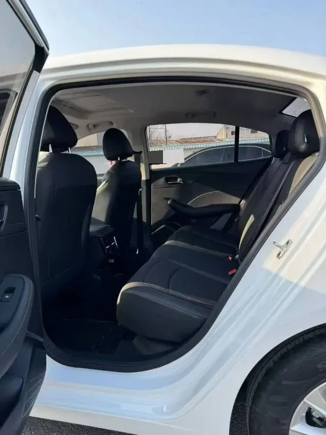 2026 Roewe i5 1.5L 129HP L4 CVT,autocango,china used car exporter,china ev exporter,chinese used car exporter,chinese used ev exporter