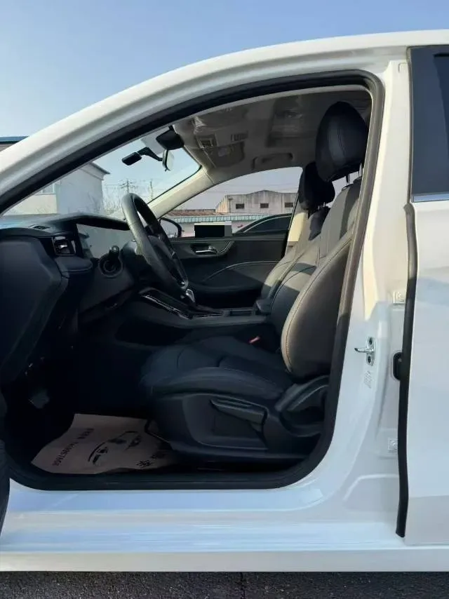 2026 Roewe i5 1.5L 129HP L4 CVT,autocango,china used car exporter,china ev exporter,chinese used car exporter,chinese used ev exporter