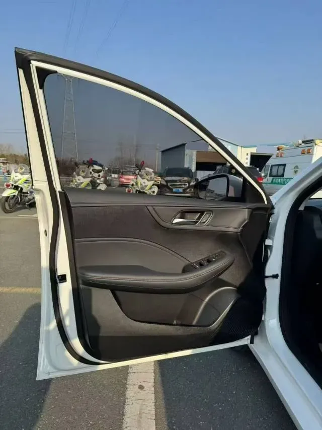 2026 Roewe i5 1.5L 129HP L4 CVT,autocango,china used car exporter,china ev exporter,chinese used car exporter,chinese used ev exporter