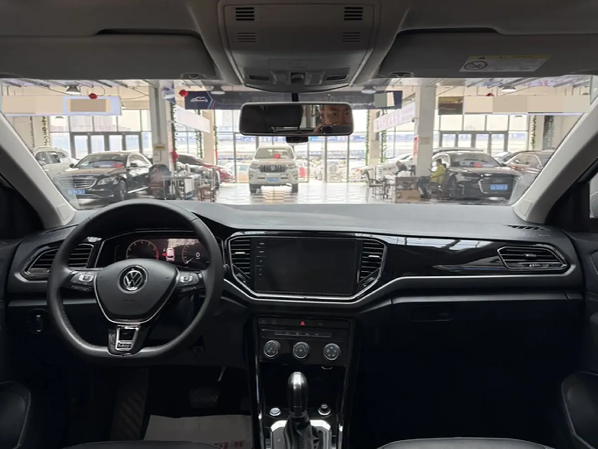 2022 Volkswagen T-Roc 1.4T 150HP L4 7DCT,autocango,china used car exporter,china ev exporter,chinese used car exporter,chinese used ev exporter