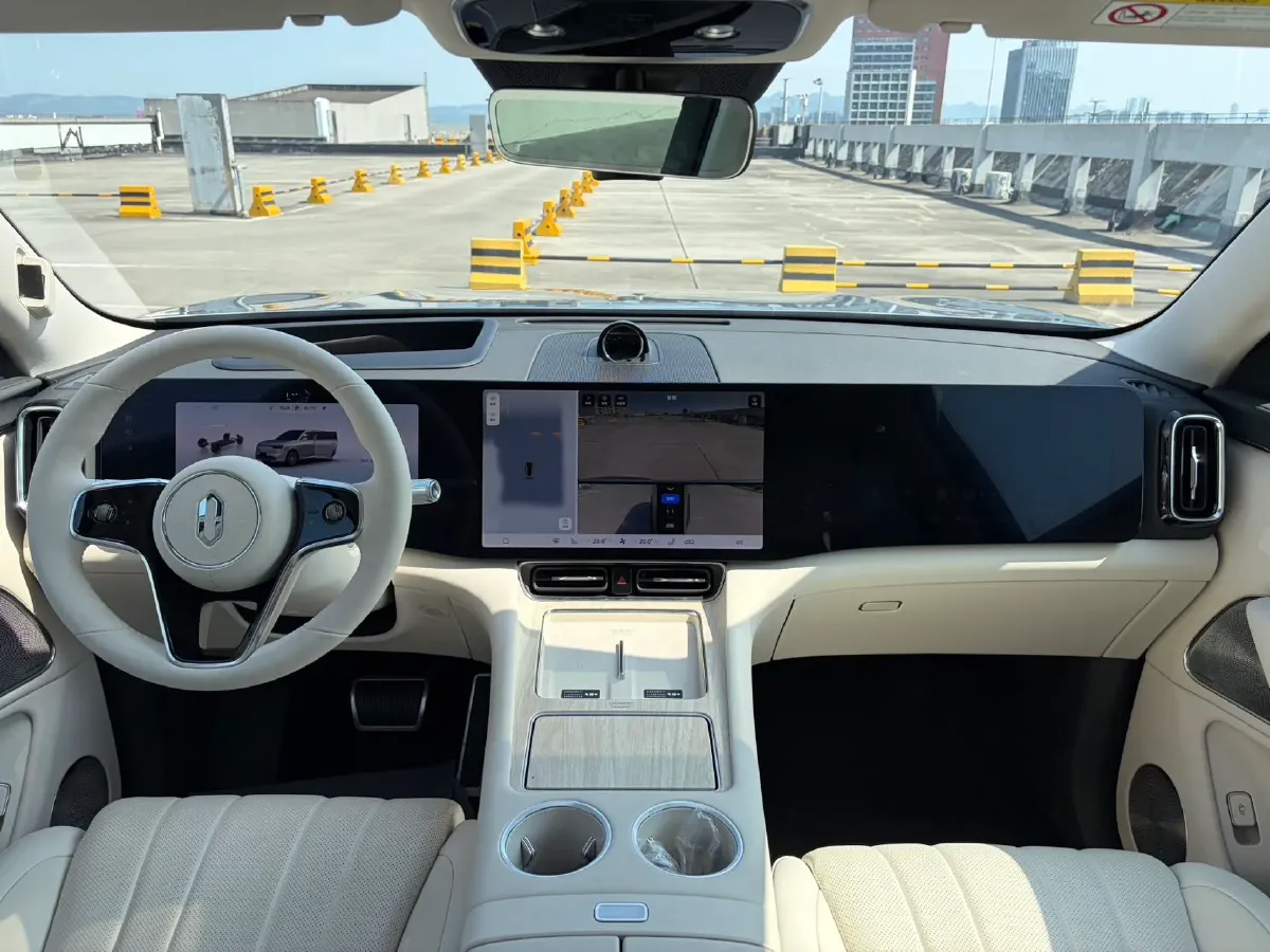 2025 AITO AITO M8 REEV 160HP REEV 53.4KWH,autocango,china used car exporter,china ev exporter,chinese used car exporter,chinese used ev exporter