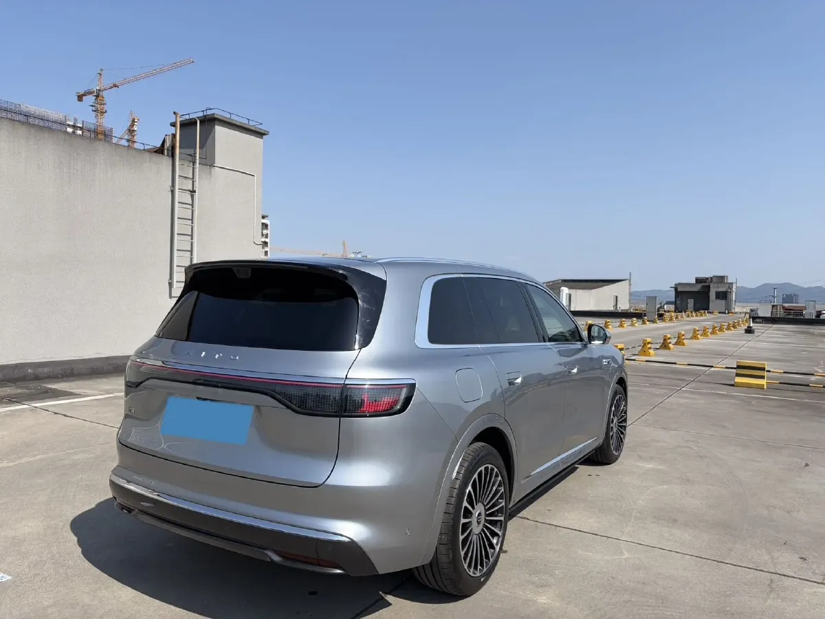 2025 AITO AITO M8 REEV 160HP REEV 53.4KWH,autocango,china used car exporter,china ev exporter,chinese used car exporter,chinese used ev exporter