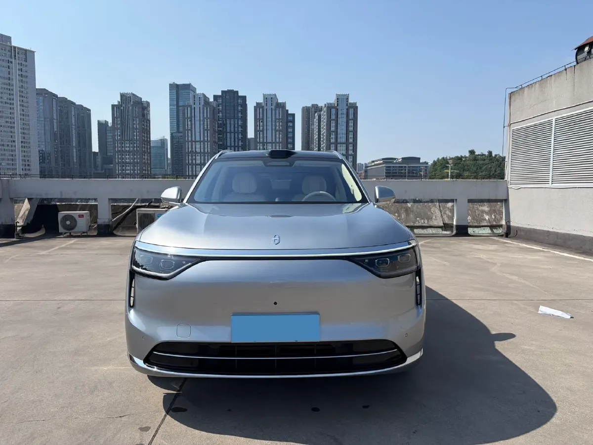 2025 AITO AITO M8 REEV 160HP REEV 53.4KWH,autocango,china used car exporter,china ev exporter,chinese used car exporter,chinese used ev exporter