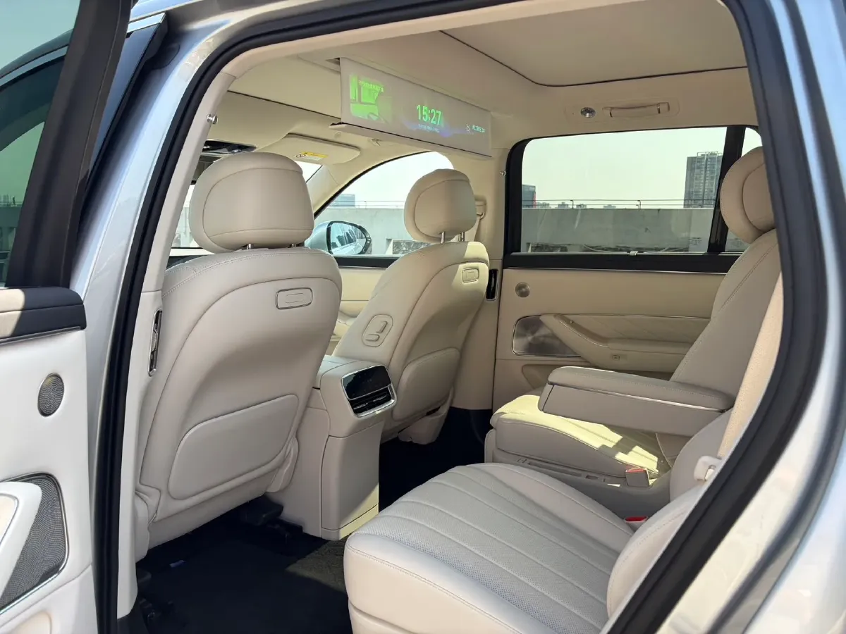 2025 AITO AITO M8 REEV 160HP REEV 53.4KWH,autocango,china used car exporter,china ev exporter,chinese used car exporter,chinese used ev exporter