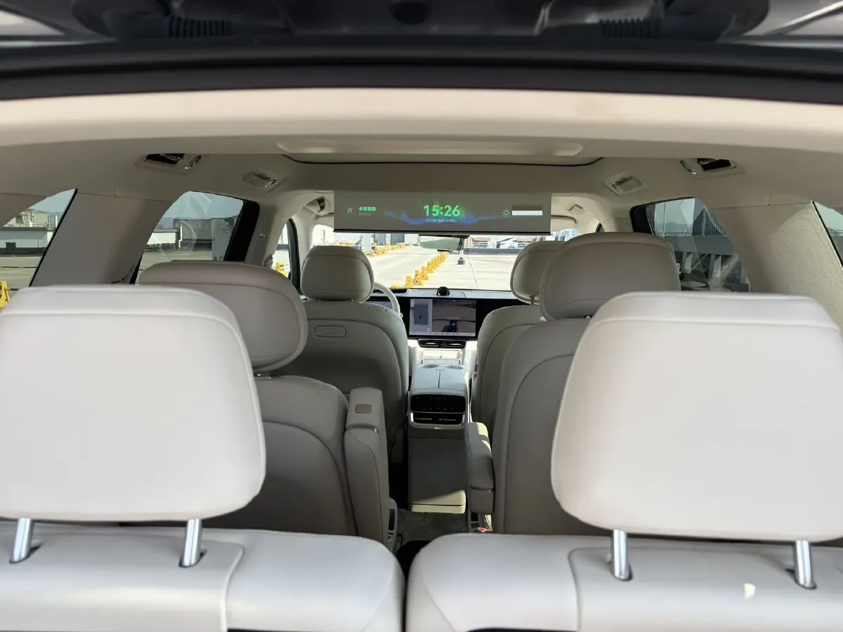 2025 AITO AITO M8 REEV 160HP REEV 53.4KWH,autocango,china used car exporter,china ev exporter,chinese used car exporter,chinese used ev exporter