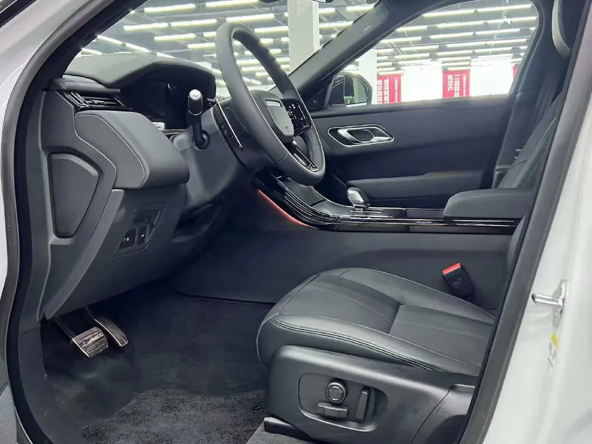 2025 Land Rover Range Rover Velar 2.0T 250HP L4 8AT,autocango,china used car exporter,china ev exporter,chinese used car exporter,chinese used ev exporter