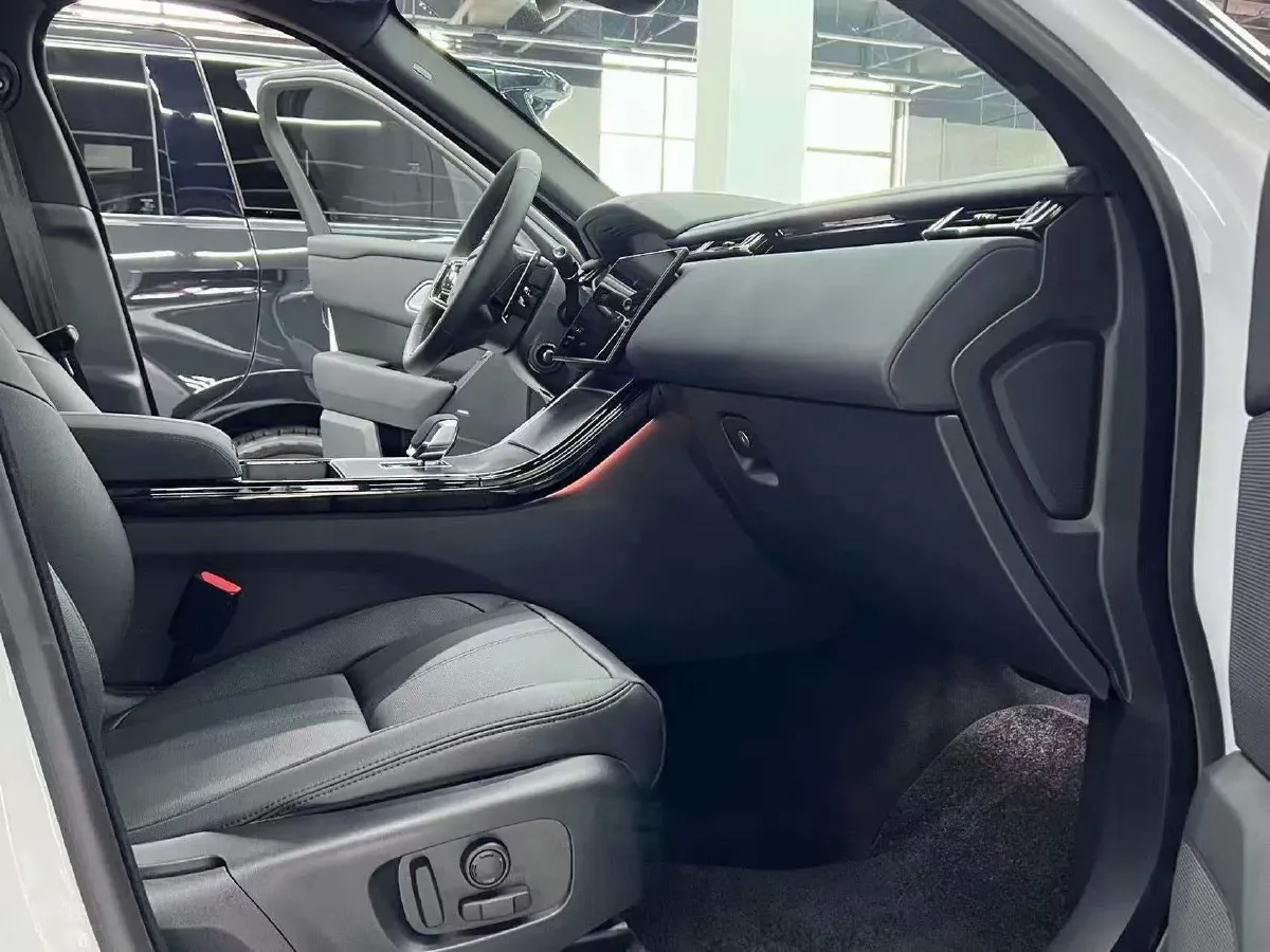 2025 Land Rover Range Rover Velar 2.0T 250HP L4 8AT,autocango,china used car exporter,china ev exporter,chinese used car exporter,chinese used ev exporter