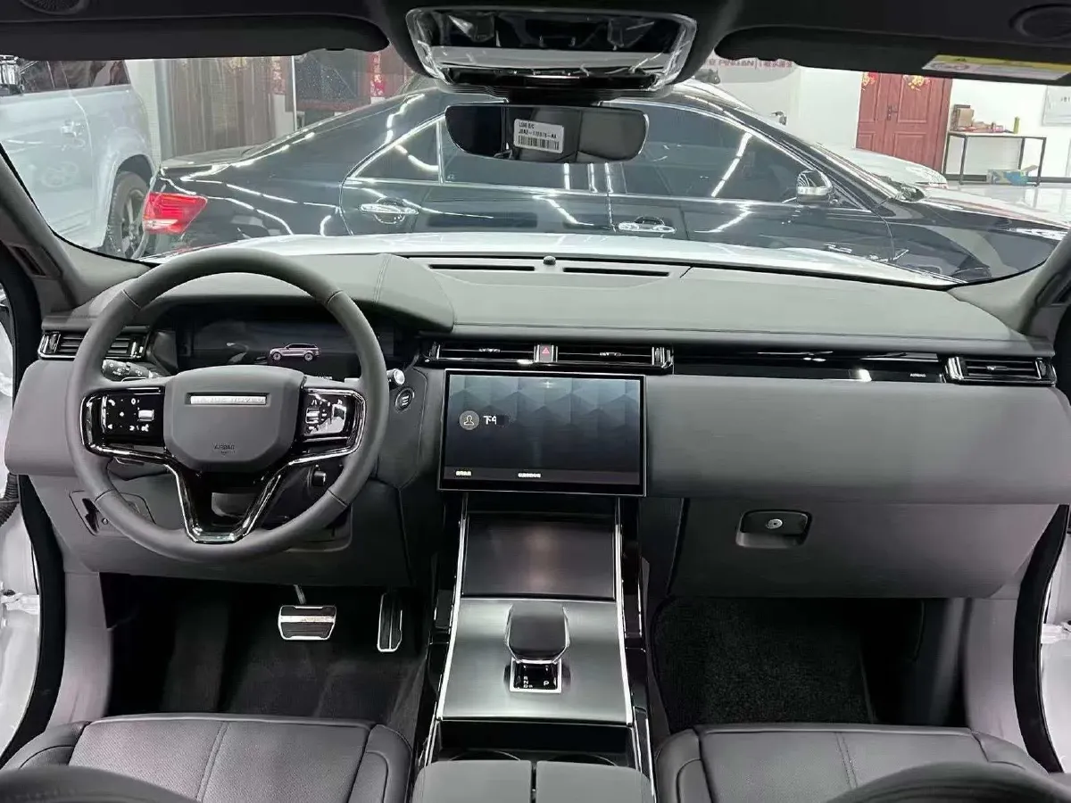 2025 Land Rover Range Rover Velar 2.0T 250HP L4 8AT,autocango,china used car exporter,china ev exporter,chinese used car exporter,chinese used ev exporter