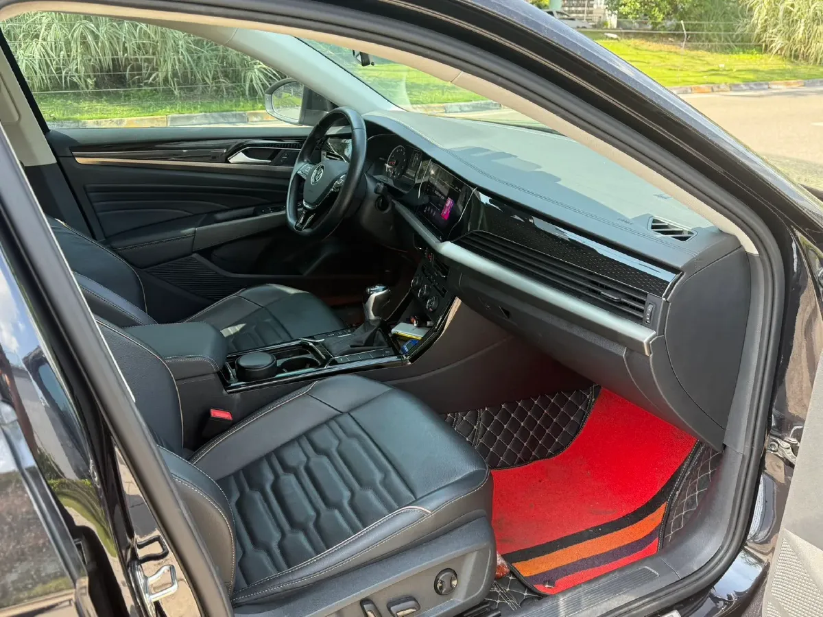 2020 Volkswagen Passat 2.0T 186HP L4 7DCT,autocango,china used car exporter,china ev exporter,chinese used car exporter,chinese used ev exporter