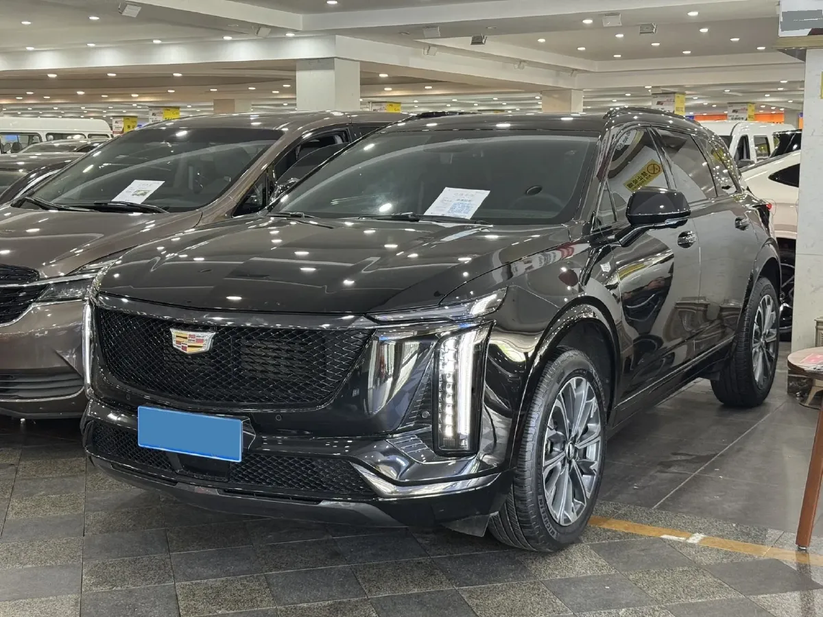 2025 Cadillac XT5 2.0T 237HP L4 9AT,autocango,china used car exporter,china ev exporter,chinese used car exporter,chinese used ev exporter