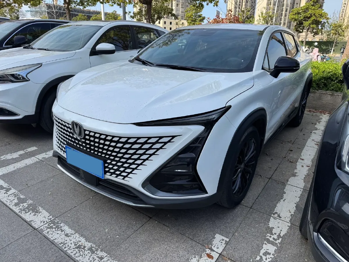 2022 ChangAn UNI-T 1.5T 188HP L4 7DCT,autocango,china used car exporter,china ev exporter,chinese used car exporter,chinese used ev exporter