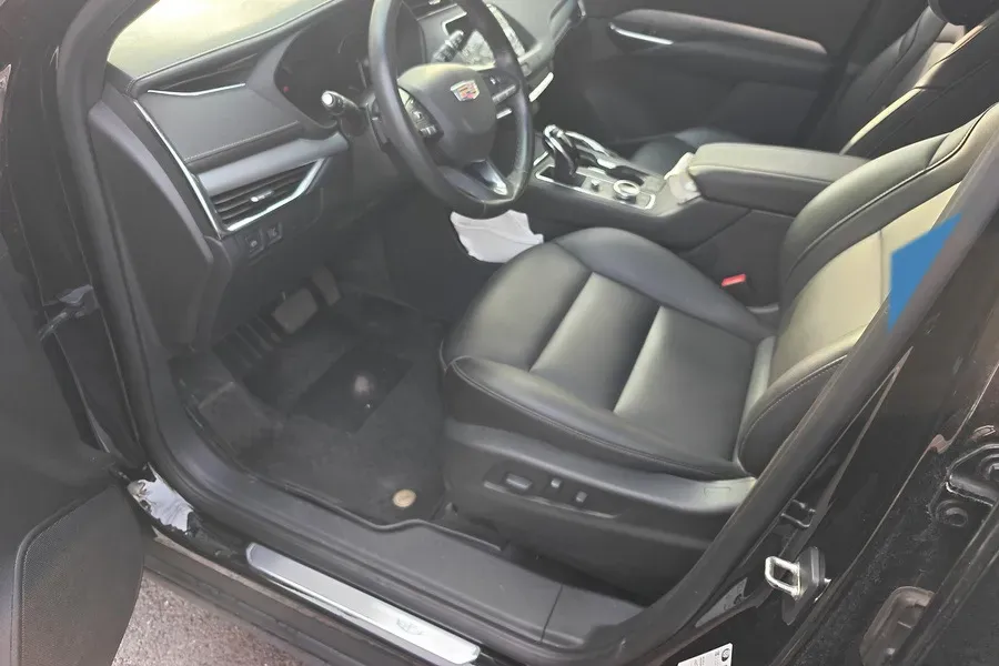 2021 Cadillac XT4 2.0T 237HP L4 9AT,autocango,china used car exporter,china ev exporter,chinese used car exporter,chinese used ev exporter