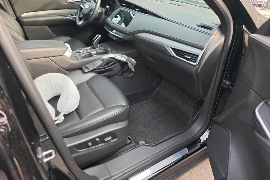 2021 Cadillac XT4 2.0T 237HP L4 9AT,autocango,china used car exporter,china ev exporter,chinese used car exporter,chinese used ev exporter