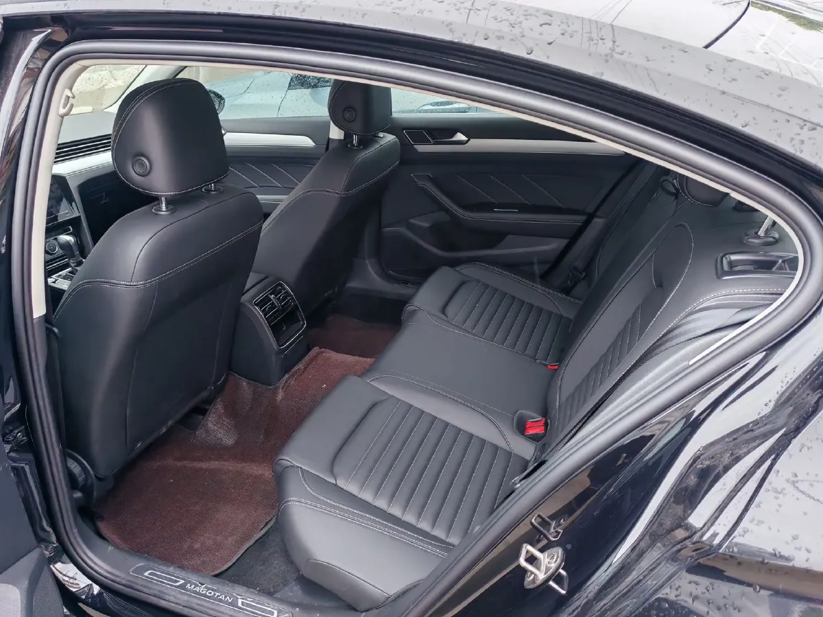 2025 Volkswagen Magotan 1.4T 150HP L4 7DCT,autocango,china used car exporter,china ev exporter,chinese used car exporter,chinese used ev exporter