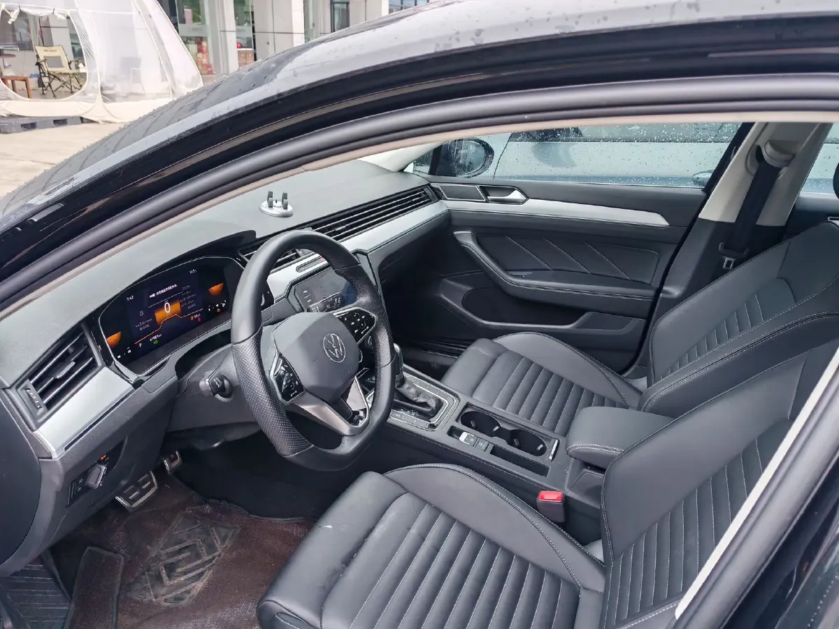 2025 Volkswagen Magotan 1.4T 150HP L4 7DCT,autocango,china used car exporter,china ev exporter,chinese used car exporter,chinese used ev exporter