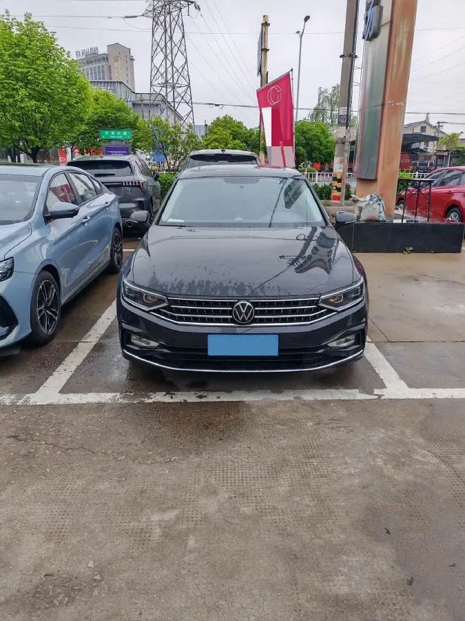 2025 Volkswagen Magotan 1.4T 150HP L4 7DCT,autocango,china used car exporter,china ev exporter,chinese used car exporter,chinese used ev exporter