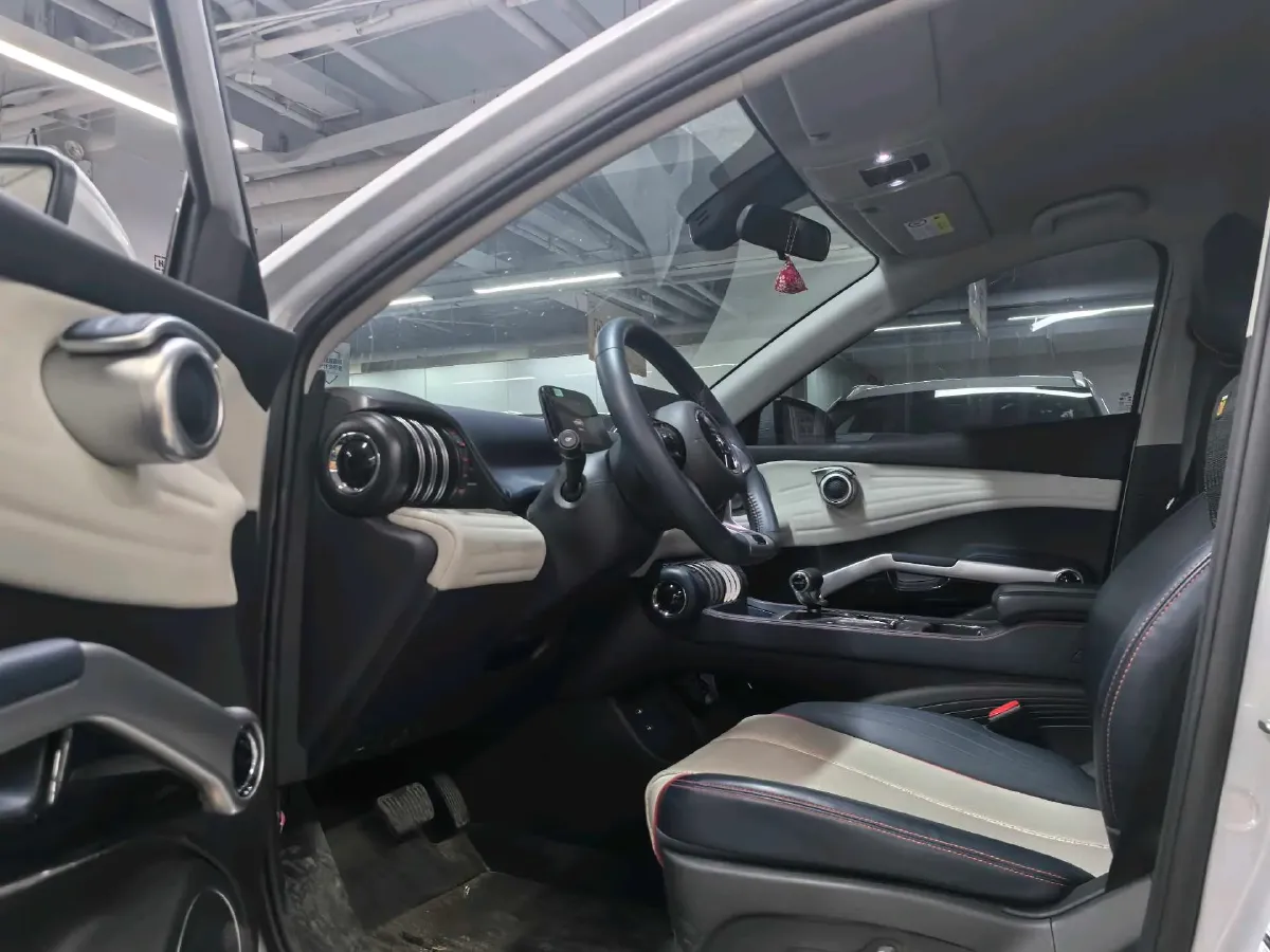 2022 Roewe RX5 MAX 1.5T 181HP L4 6AT,autocango,china used car exporter,china ev exporter,chinese used car exporter,chinese used ev exporter