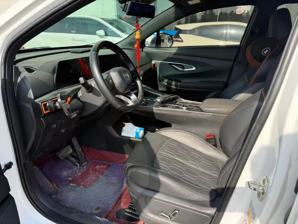 2022 ChangAn UNI-T 2.0T 233HP L4 8AT,autocango,china used car exporter,china ev exporter,chinese used car exporter,chinese used ev exporter