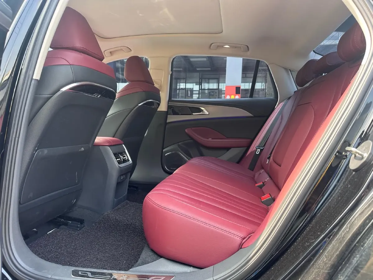 2023 HongQi H5 2.0T 224HP L4 8AT,autocango,china used car exporter,china ev exporter,chinese used car exporter,chinese used ev exporter