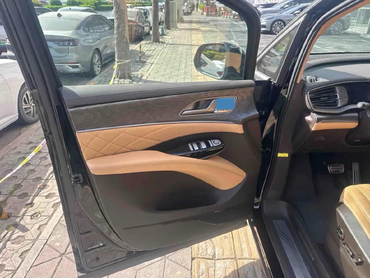 2025 Denza D9 1.5T 156HP L4 E-CVT PHEV 40KWH,autocango,china used car exporter,china ev exporter,chinese used car exporter,chinese used ev exporter