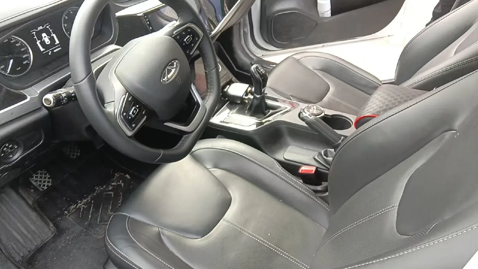 2024 Chery Arrizo 5 1.5L 120HP L4 5MT,autocango,china used car exporter,china ev exporter,chinese used car exporter,chinese used ev exporter