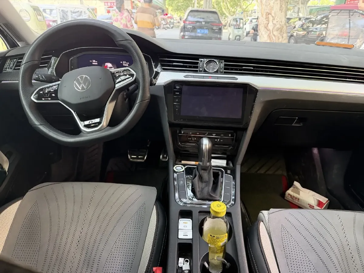 2023 Volkswagen Magotan 2.0T 186HP L4 7DCT,autocango,china used car exporter,china ev exporter,chinese used car exporter,chinese used ev exporter