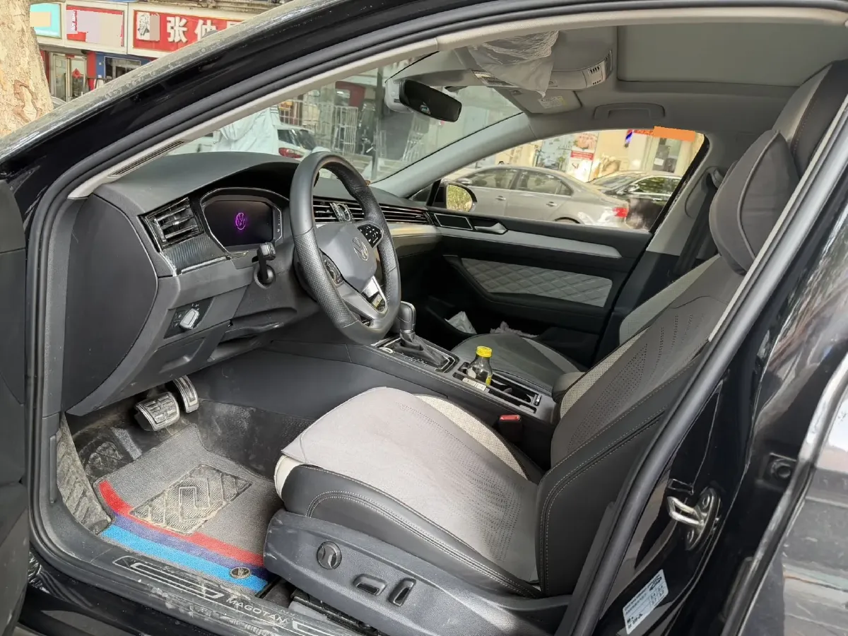 2023 Volkswagen Magotan 2.0T 186HP L4 7DCT,autocango,china used car exporter,china ev exporter,chinese used car exporter,chinese used ev exporter