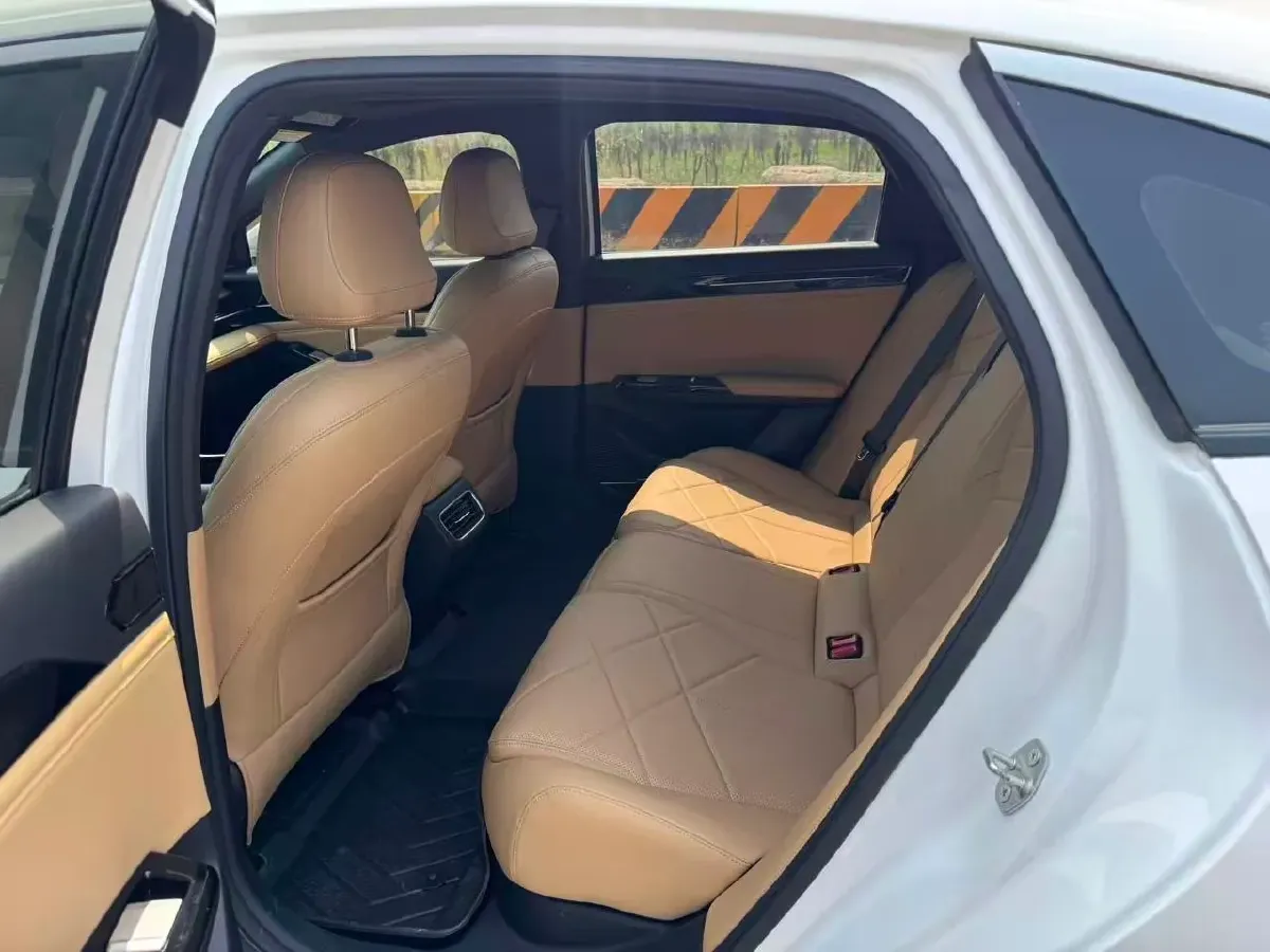 2023 Geely Galaxy L6 1.5T 163HP L4 3DHT PHEV,autocango,china used car exporter,china ev exporter,chinese used car exporter,chinese used ev exporter