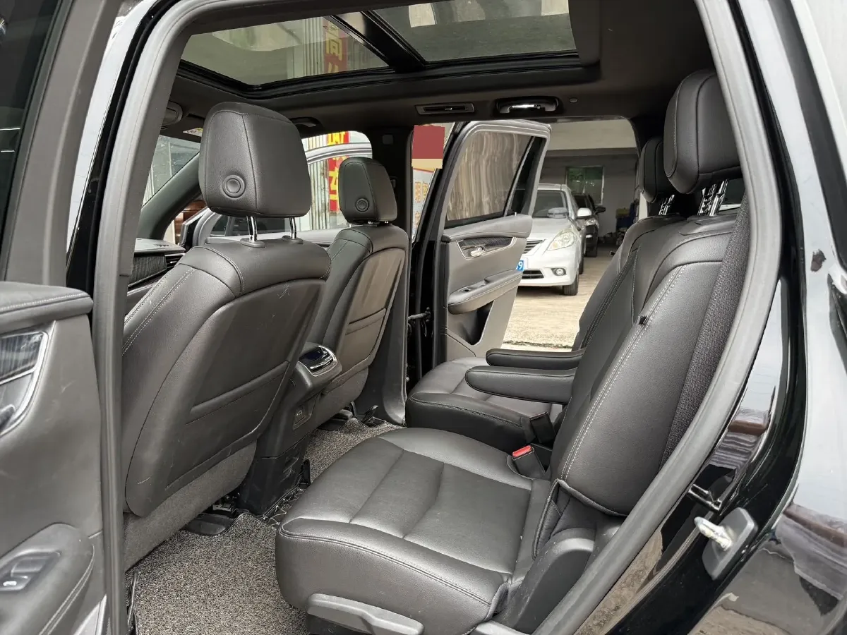 2021 Cadillac XT6 2.0T 237HP L4 9AT,autocango,china used car exporter,china ev exporter,chinese used car exporter,chinese used ev exporter