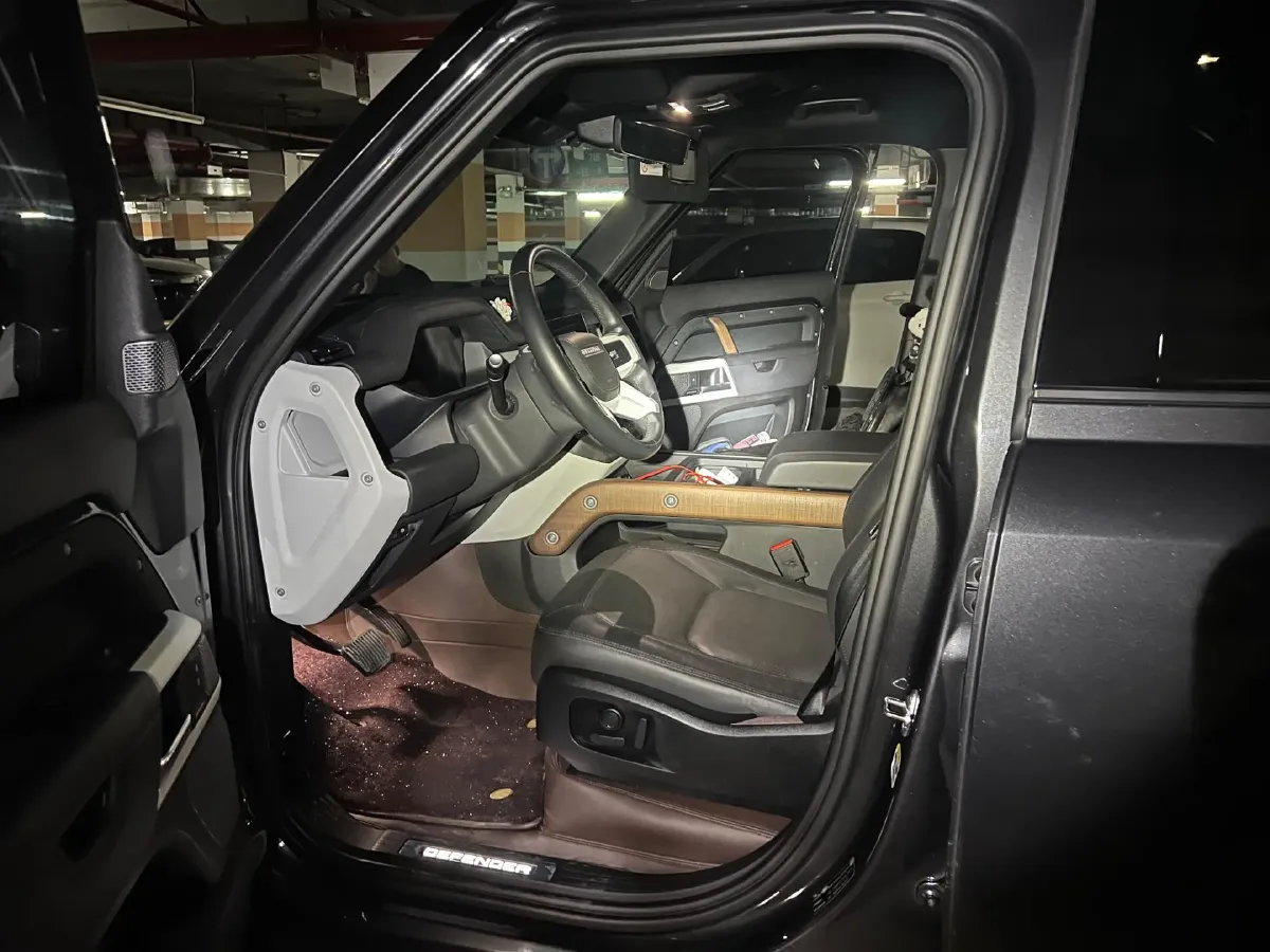 2023 Land Rover Defender 3.0T 400HP L6 8AT,autocango,china used car exporter,china ev exporter,chinese used car exporter,chinese used ev exporter