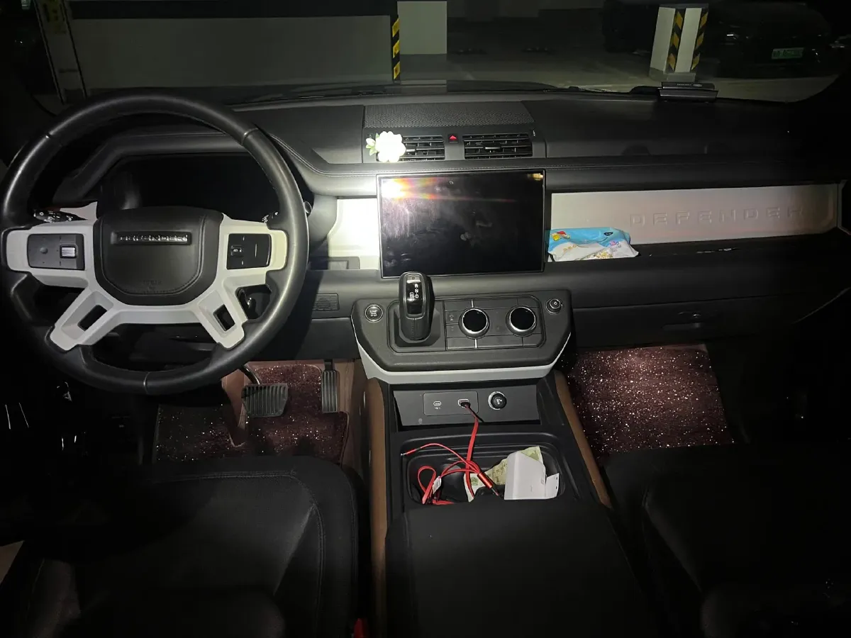 2023 Land Rover Defender 3.0T 400HP L6 8AT,autocango,china used car exporter,china ev exporter,chinese used car exporter,chinese used ev exporter