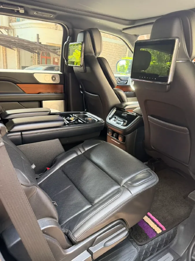 2018 Lincoln Navigator 3.5T 415HP V6 10AT,autocango,china used car exporter,china ev exporter,chinese used car exporter,chinese used ev exporter