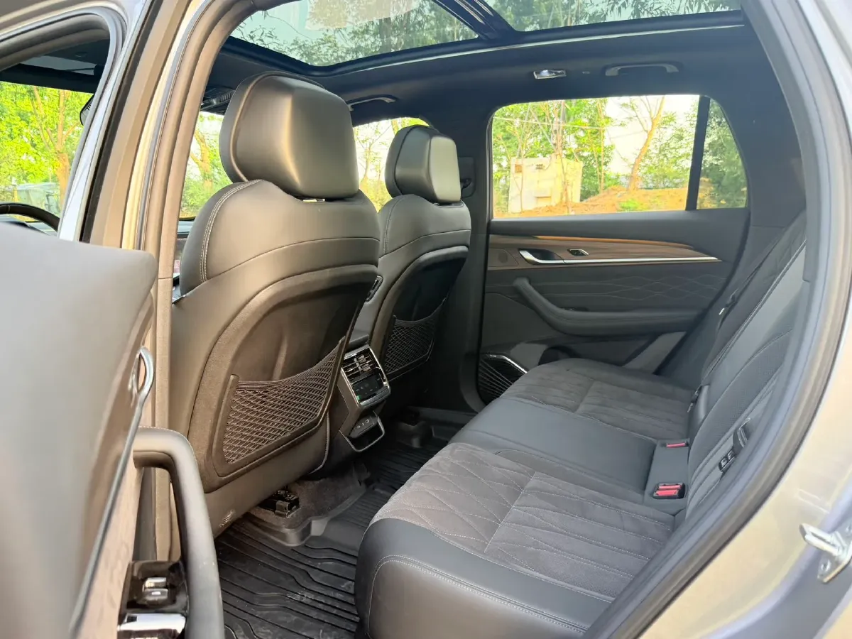 2025 Geely Monjaro 2.0T 238HP L4 8AT,autocango,china used car exporter,china ev exporter,chinese used car exporter,chinese used ev exporter