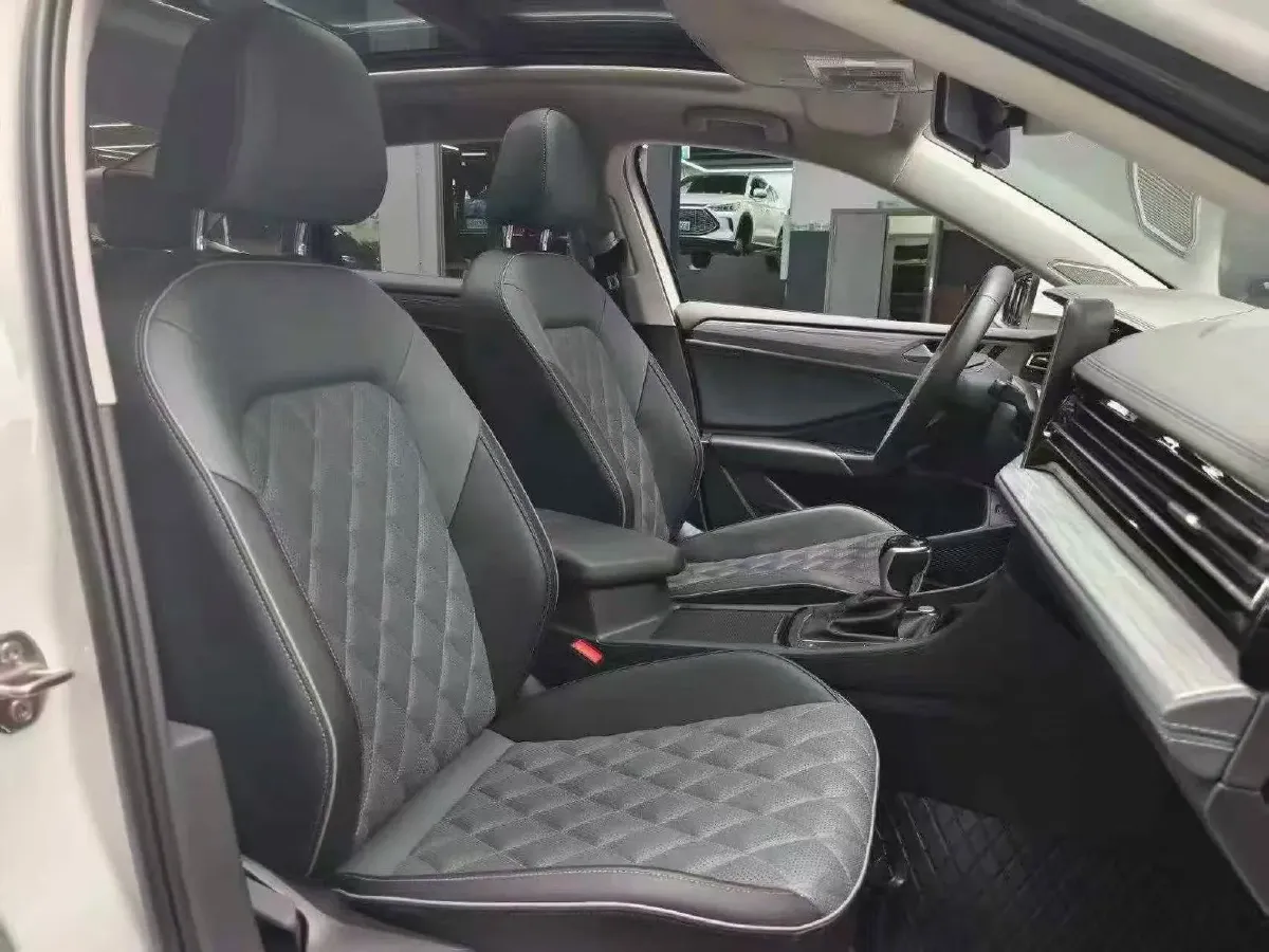 2024 Volkswagen Sagitar 1.5T 160HP L4 7DCT,autocango,china used car exporter,china ev exporter,chinese used car exporter,chinese used ev exporter