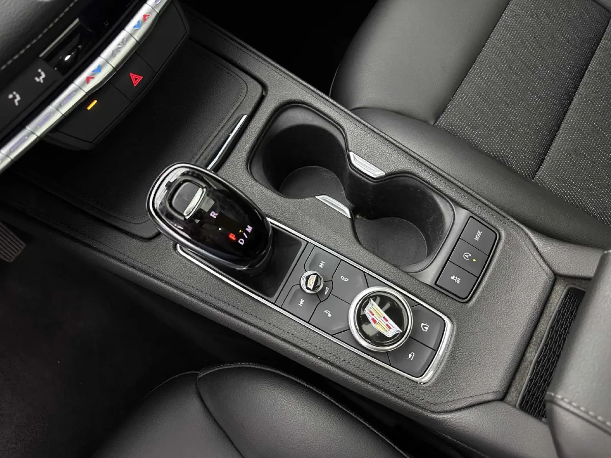 2021 Cadillac XT4 2.0T 237HP L4 9AT,autocango,china used car exporter,china ev exporter,chinese used car exporter,chinese used ev exporter