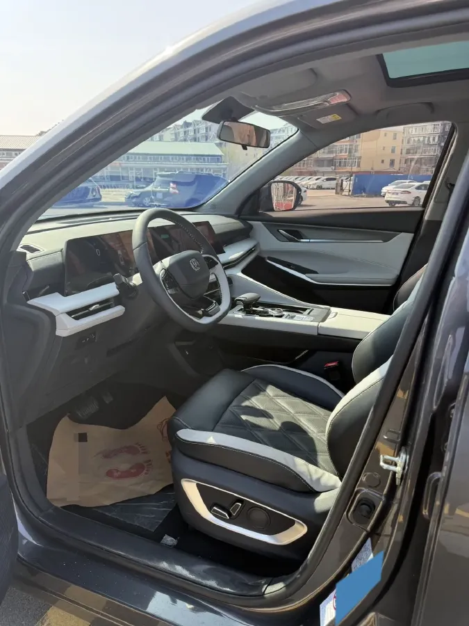 2023 ChangAn CS75 Plus 1.5T 188HP L4 8AT,autocango,china used car exporter,china ev exporter,chinese used car exporter,chinese used ev exporter