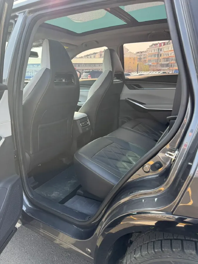 2023 ChangAn CS75 Plus 1.5T 188HP L4 8AT,autocango,china used car exporter,china ev exporter,chinese used car exporter,chinese used ev exporter