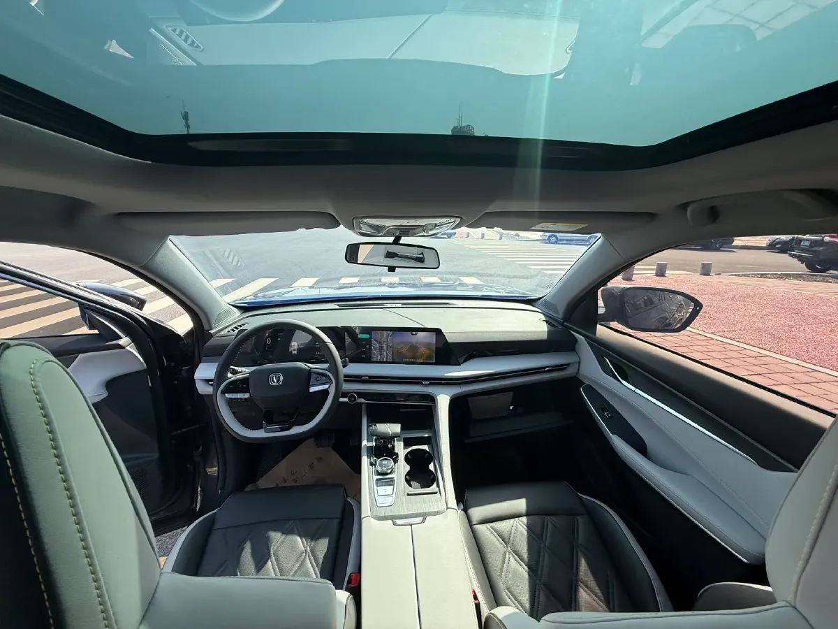 2023 ChangAn CS75 Plus 1.5T 188HP L4 8AT,autocango,china used car exporter,china ev exporter,chinese used car exporter,chinese used ev exporter