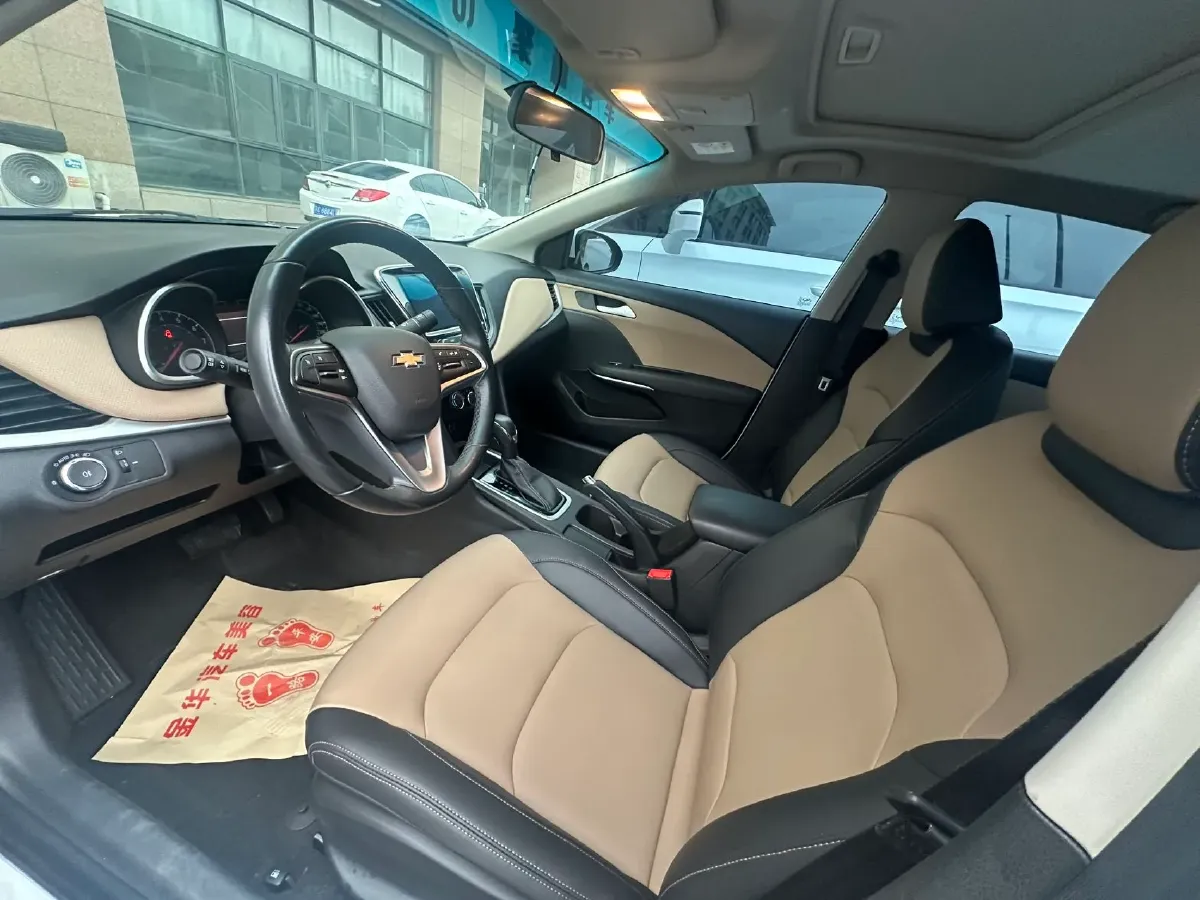 2021 Chevrolet Monza 1.5L 113HP L4 6AT,autocango,china used car exporter,china ev exporter,chinese used car exporter,chinese used ev exporter