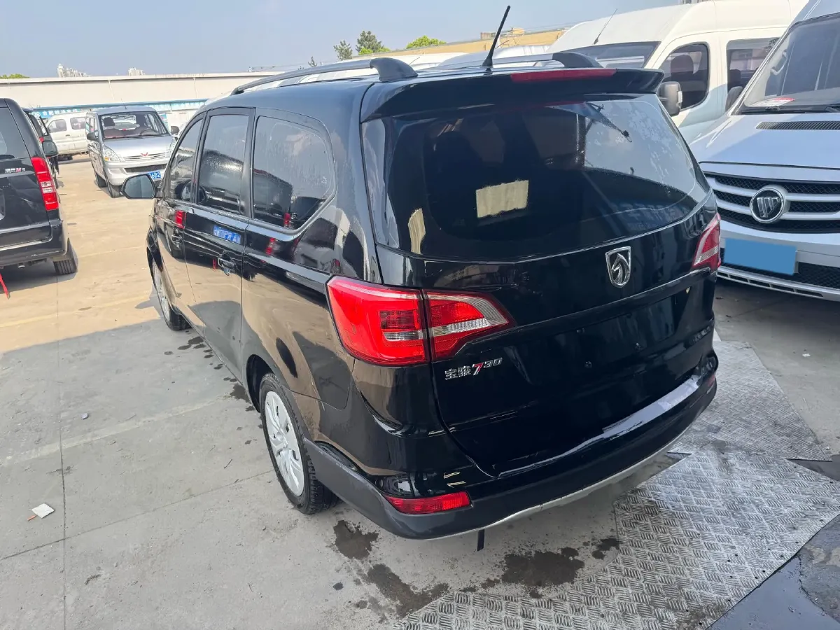 2016 BaoJun 730 1.5L 112HP L4 5MT,autocango,china used car exporter,china ev exporter,chinese used car exporter,chinese used ev exporter