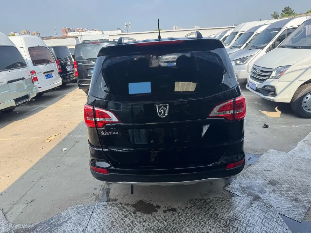 2016 BaoJun 730 1.5L 112HP L4 5MT,autocango,china used car exporter,china ev exporter,chinese used car exporter,chinese used ev exporter