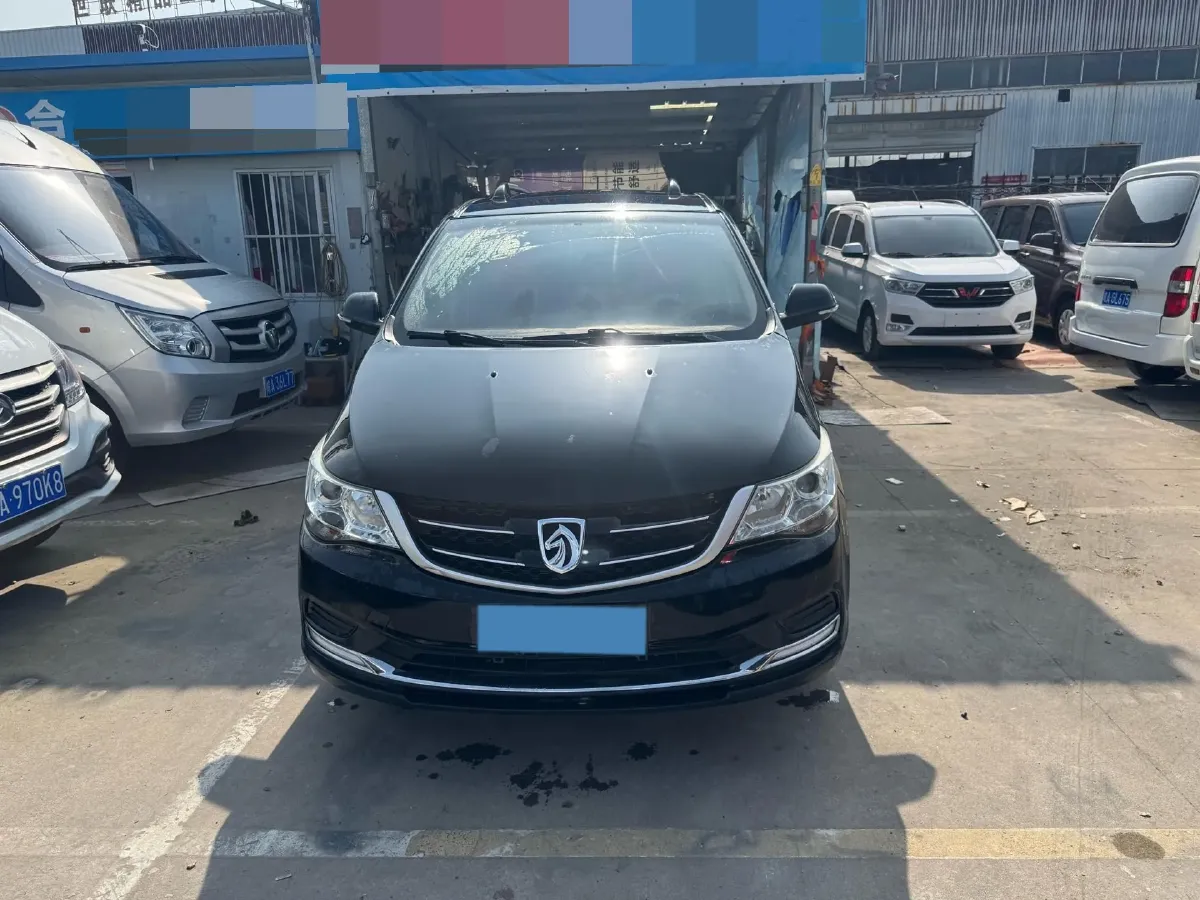 2016 BaoJun 730 1.5L 112HP L4 5MT,autocango,china used car exporter,china ev exporter,chinese used car exporter,chinese used ev exporter