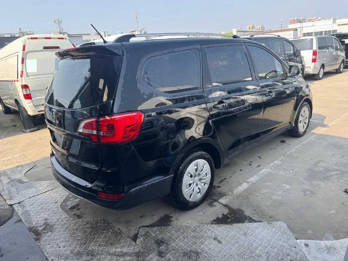 2016 BaoJun 730 1.5L 112HP L4 5MT,autocango,china used car exporter,china ev exporter,chinese used car exporter,chinese used ev exporter